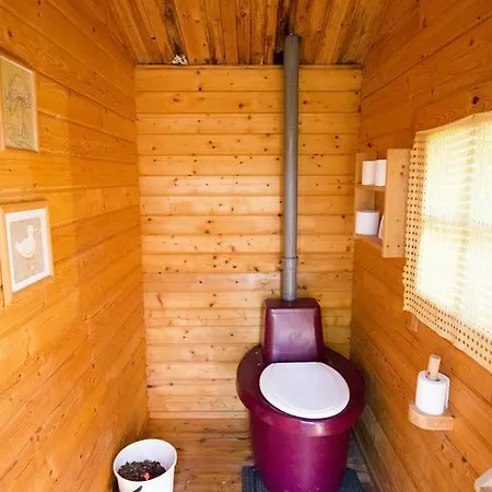 Paeivaeranta Cottage *